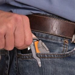 Fiskars Pro Folding Utility Knife -Garden Tools 770030 5