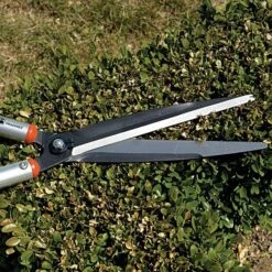 Bahco Pro Super Light 10-inch Slim Blade Hedge Shears, 26-inch Overall Length 11 Bahco Pro Super Light 10-inch Slim Blade Hedge Shears, 26-inch Overall Length -Garden Tools p54h25 5